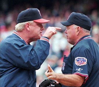 File:1197149058 8138 umpire.jpg