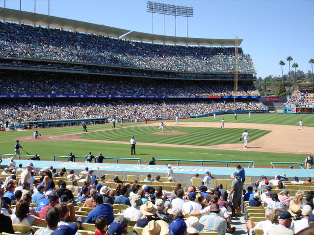 File:Dodger Stadium-1195663736-332.jpg