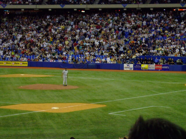 File:Rogers Centre-1195683682-234.jpg