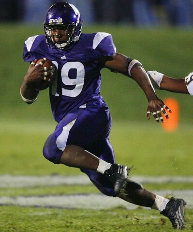 File:Tyrell Sutton.jpg