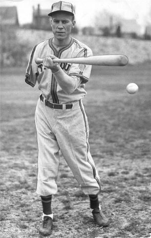 File:Player profile Pete Gray.jpg