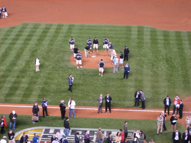 File:Coors Field-1195663102-594.jpg
