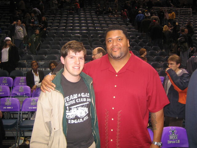 File:Gilbert Brown-1198562923-182.jpg