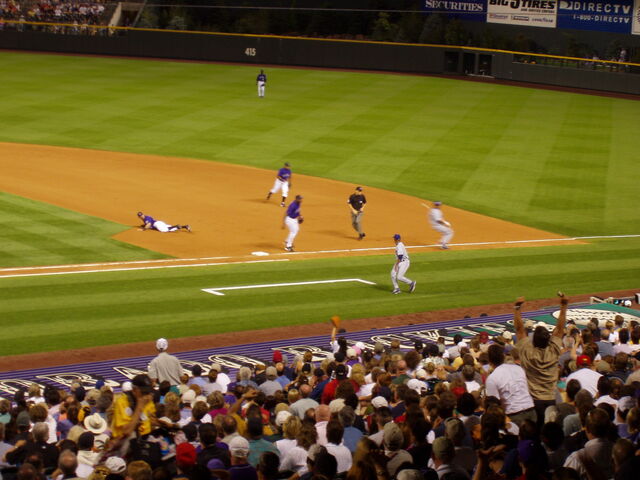 File:Coors Field-1195663137-788.jpg