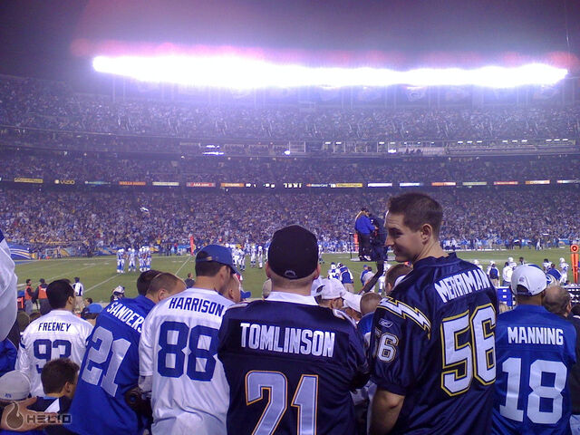 File:Qualcomm Stadium-1196036962-300.jpg