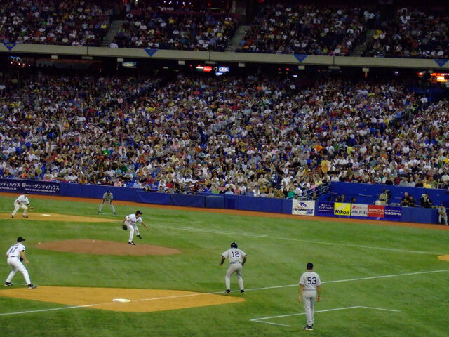 File:Rogers Centre-1195683733-626.jpg