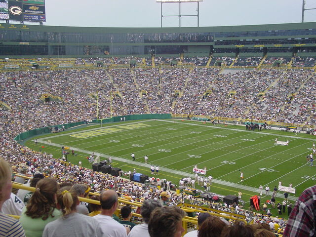 File:Lambeau Field-1195802343-327.jpg
