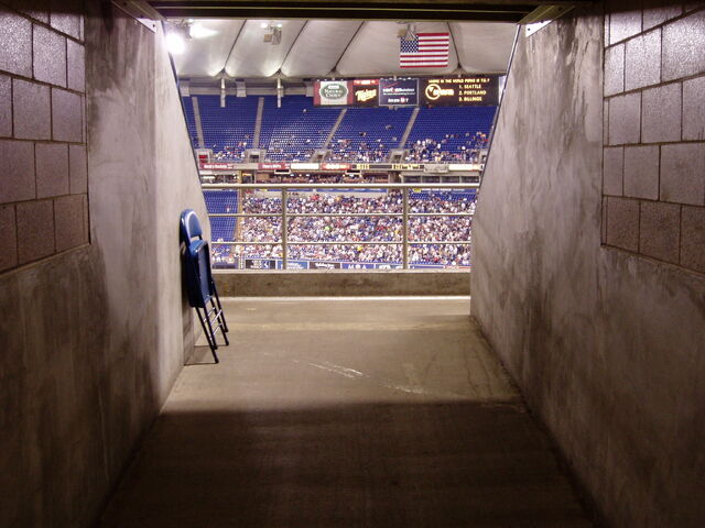 File:Metrodome-1195667248-37.jpg