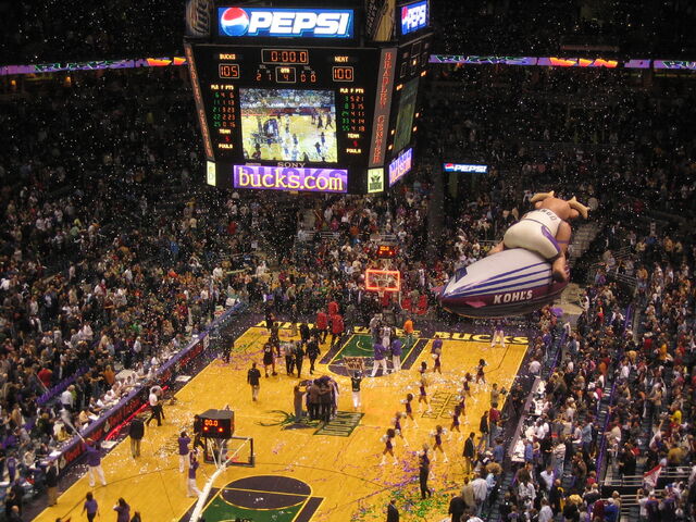 File:Bradley Center-1196093825-219.jpg