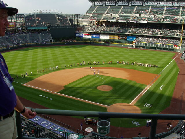 File:Coors Field-1195663144-927.jpg