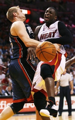 File:D-Wade vs. Bobcats.jpg