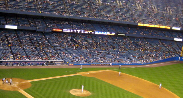 File:Yankee Stadium-1195689610-492.jpg
