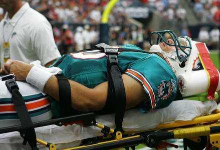 File:Green-stretcher.jpg