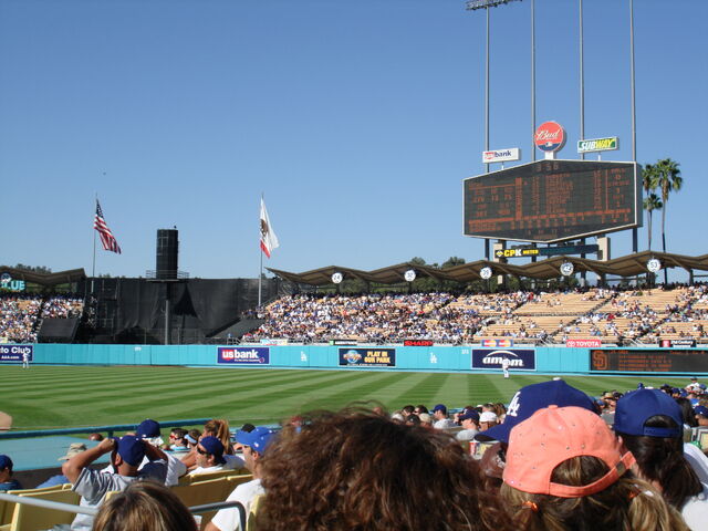 File:Dodger Stadium-1195663776-394.jpg