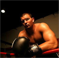 File:Tom z boxer.jpg