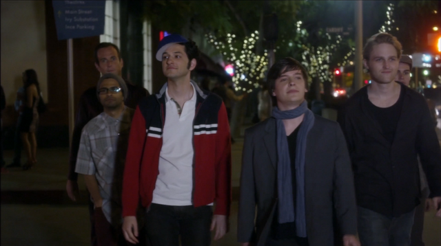 File:4x07 Colony Collapse (128).png