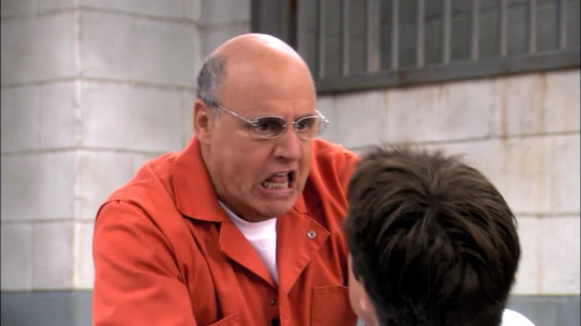 File:1x02 Top Banana (47).png