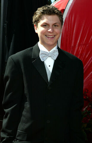 File:2004 Primetime Emmy Awards - Michael Cera 02.jpg