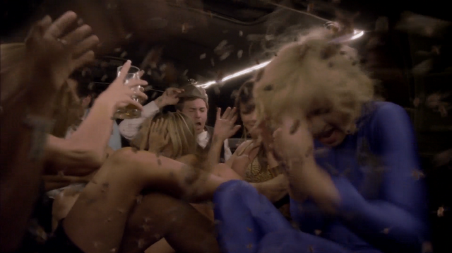 File:4x07 Colony Collapse (140).png