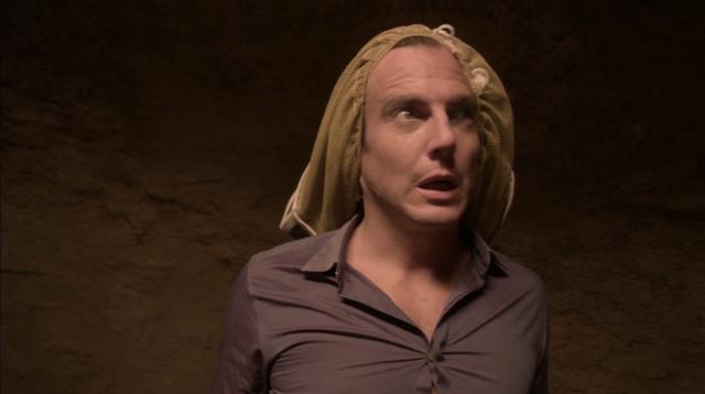 File:4x07 Colony Collapse (150).png