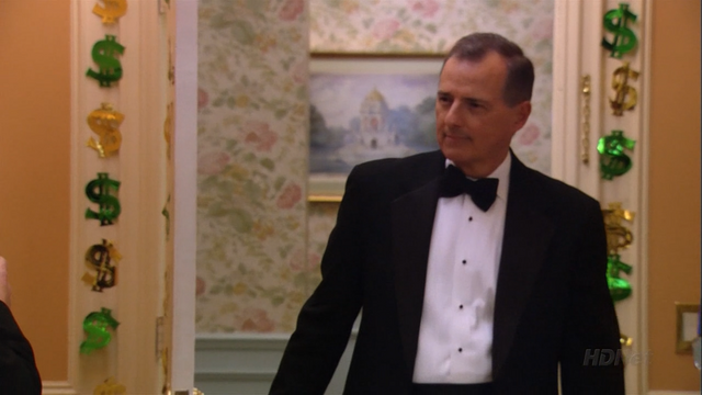 File:3x09 S.O.B.s (61).png