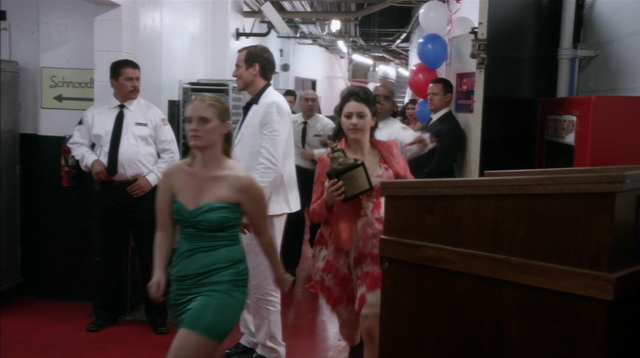 File:4x07 Colony Collapse (144).png