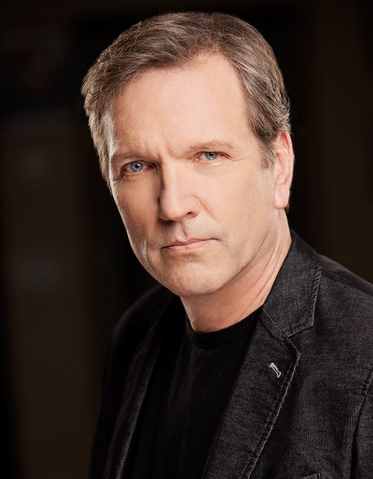 File:Martin Donovan.png