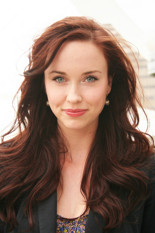 File:Elyse Levesque.png