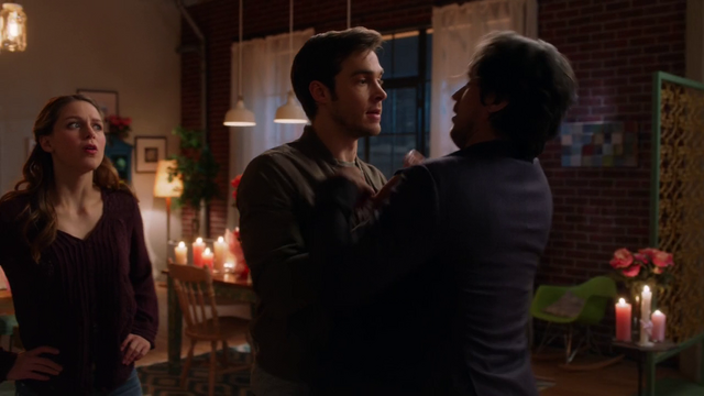 File:Mon-El threatens Mxyzptlk.png