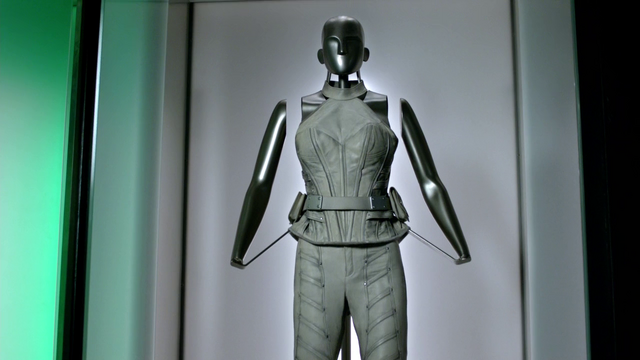 File:White Canary suit.png