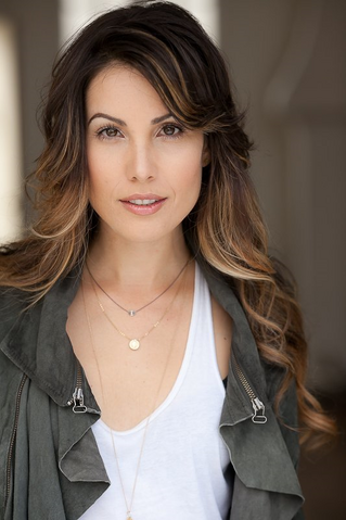 File:Carly Pope.png