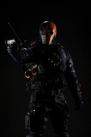 File:Deathstroke promo full-body.png