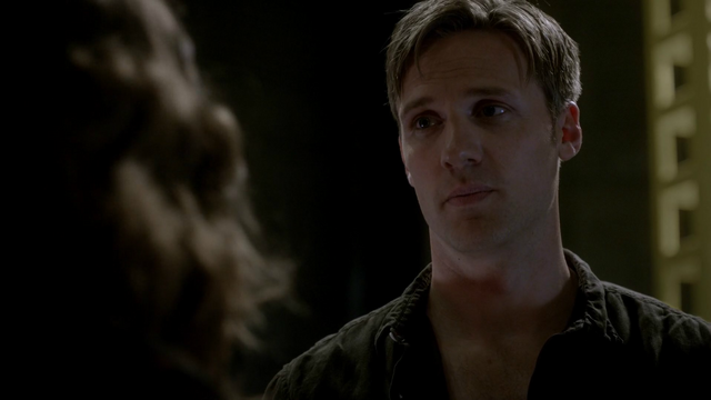 File:Hunter falls for Caitlin.png