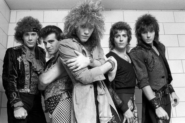 Archivo:Bon Jovi-85-11-34A.jpg