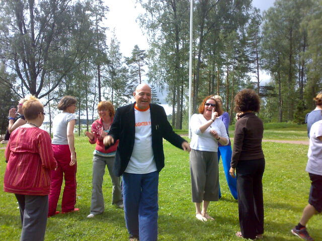 Αρχείο:Laughter Yoga.jpg