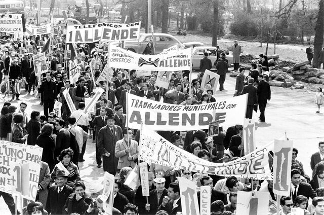 File:ACBAllendeSupporters.jpg