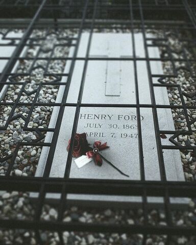 File:Ford tombstone.jpg