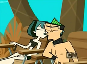 TDWT Speciale N.24 Duncan e Gwen terzo bacio.png
