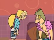 3x06-Aftermath-Bridgette-Over-Troubled-Waters-total-drama-island-14277620-477-356.jpg