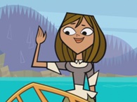 Courtney arriva.jpg