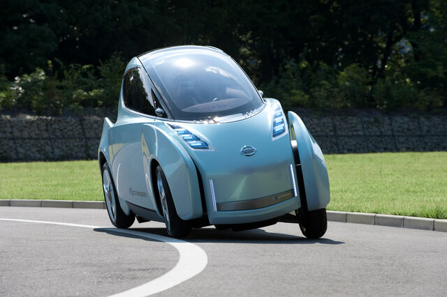 File:13-nissan-land-glider-press.jpg