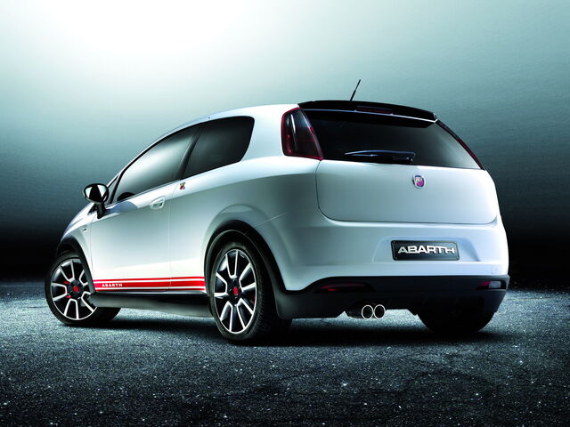 File:GrandePuntoAbarth 105.jpg