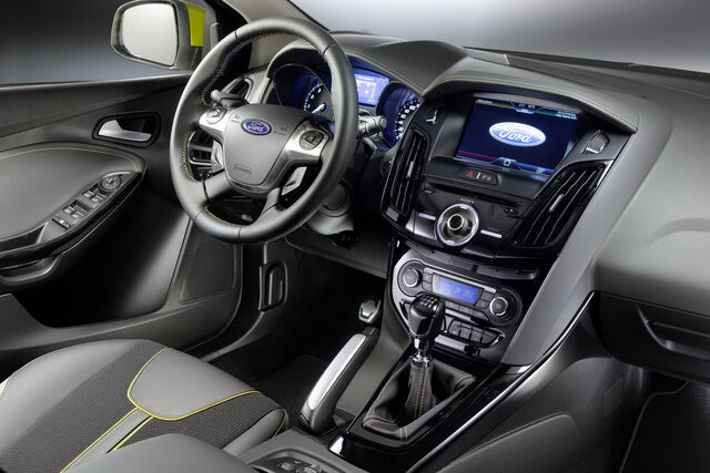 File:2011-Ford-Focus-6.jpg