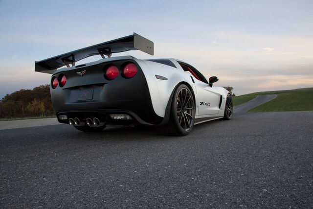 File:09-sema-2010-corvettes-press.jpg