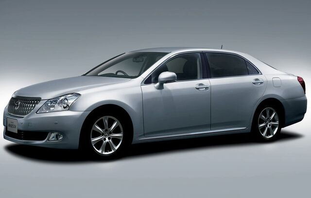 File:2009-toyota-crown-majesta 2.jpg