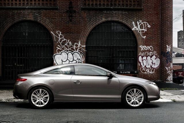 File:Renault-Laguna-Coupe-2.jpg