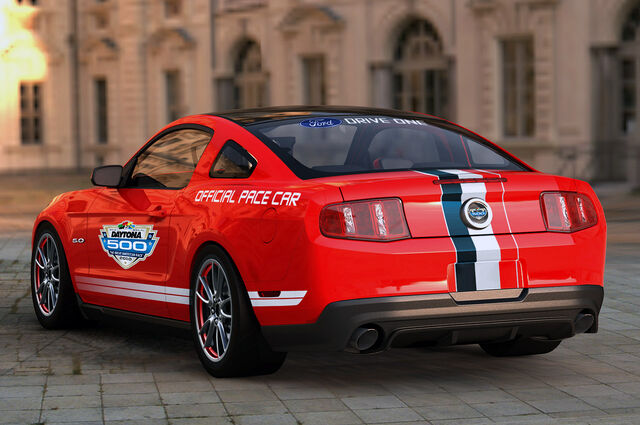 File:2011mustanggtpacecarr03..jpg