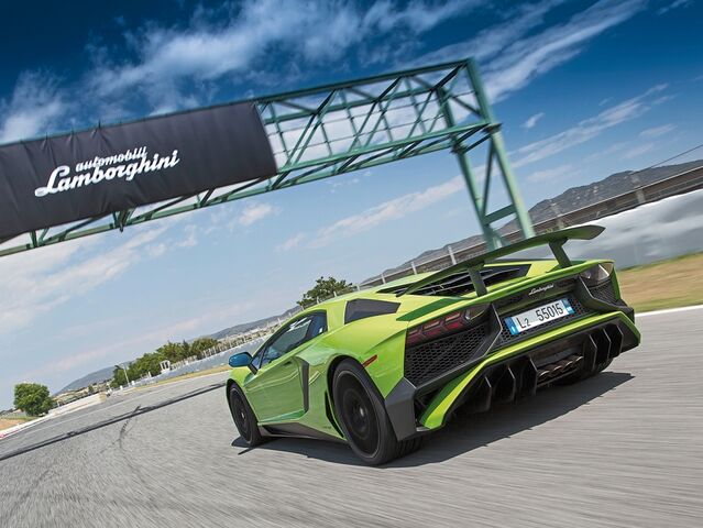 File:Lamborghini-aventador-lp-750-4-superveloce-sv-test-fahrbericht-02.jpg