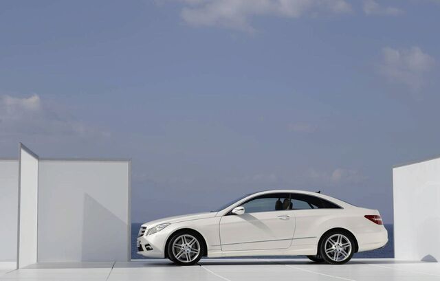 File:Mercedes-benz-e-class-coupe 10.jpg