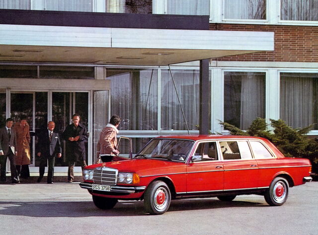 File:Mercedesbenz2bw1232b2b1bf2.jpg